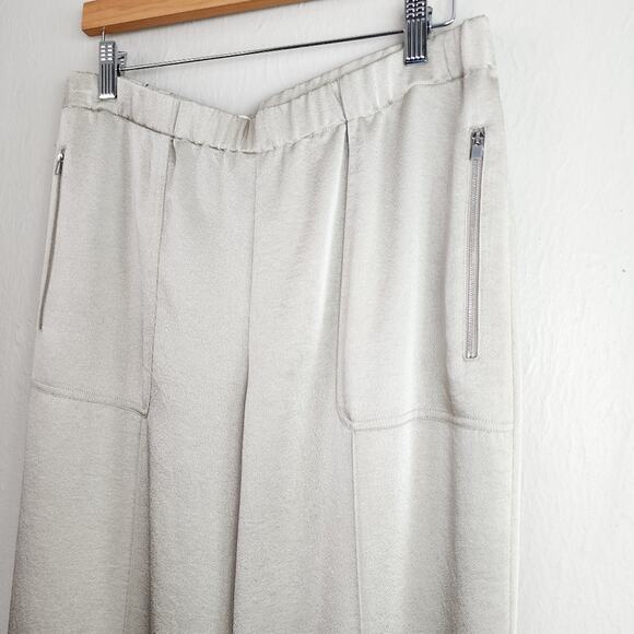 NEW Vince Satin Zipper Pocket Pleated Wide Leg Pull On Cream Women's Pants - Picture 8 of 15